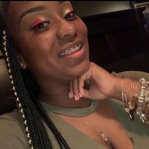 Meet your Posher, Shanbriel